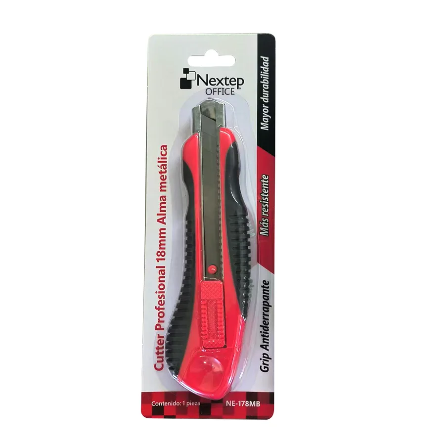 Cutter Profesional, Navaja 18mm, Alma de Metal y Grip (rojo/negro) — Nextep